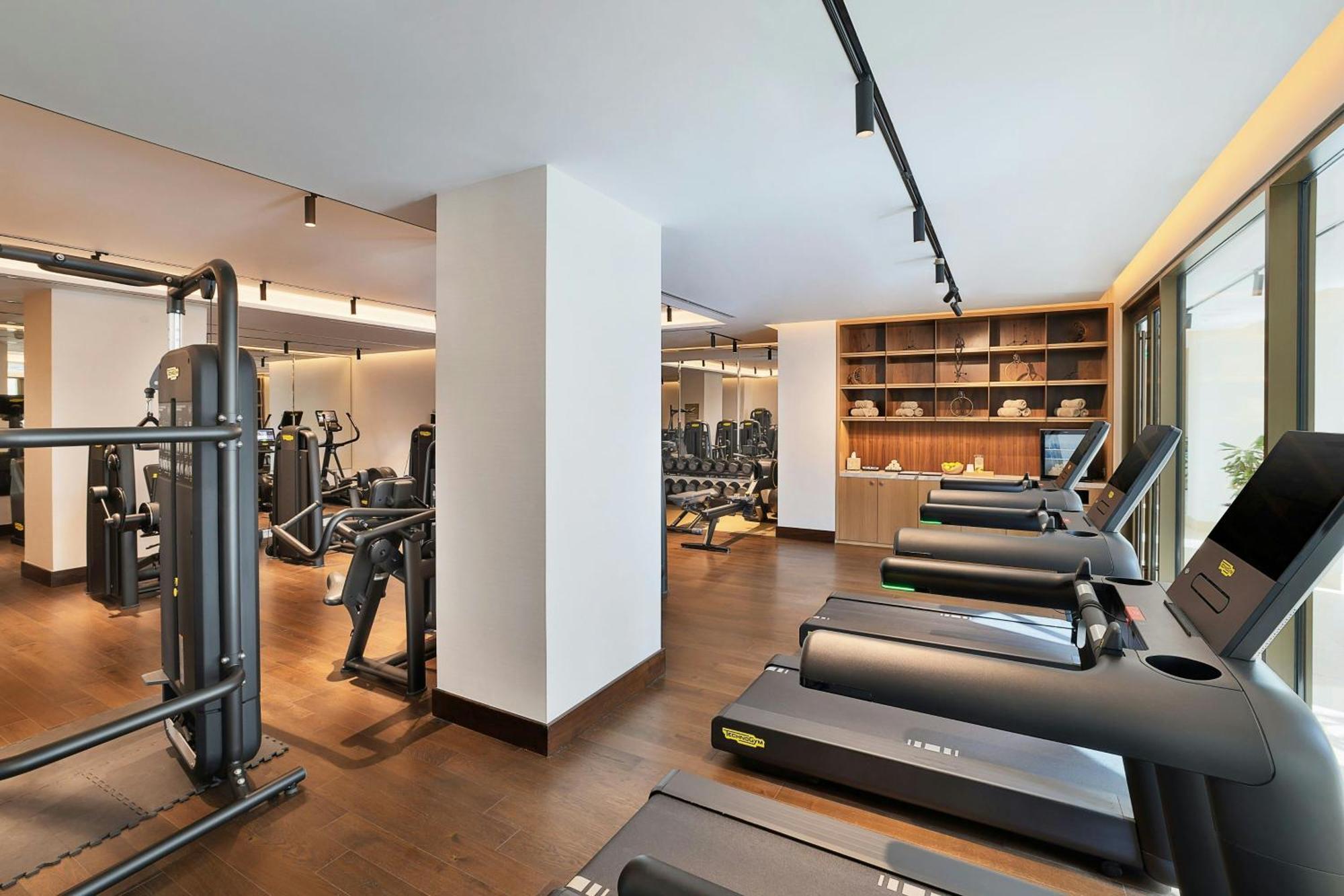 Готель The Ritz-Carlton, Амман Екстер'єр фото The gym at the hotel