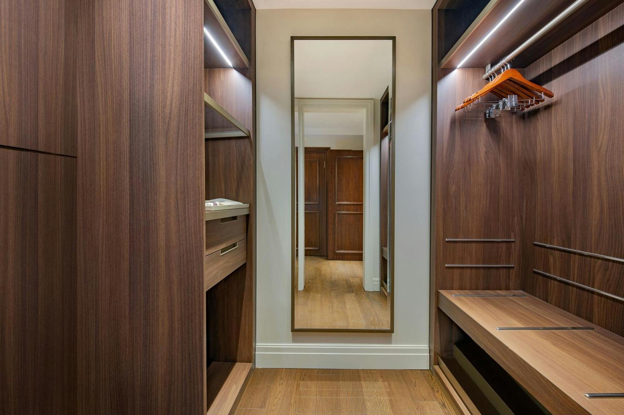 Готель The Ritz-Carlton, Амман Екстер'єр фото A walk-in closet