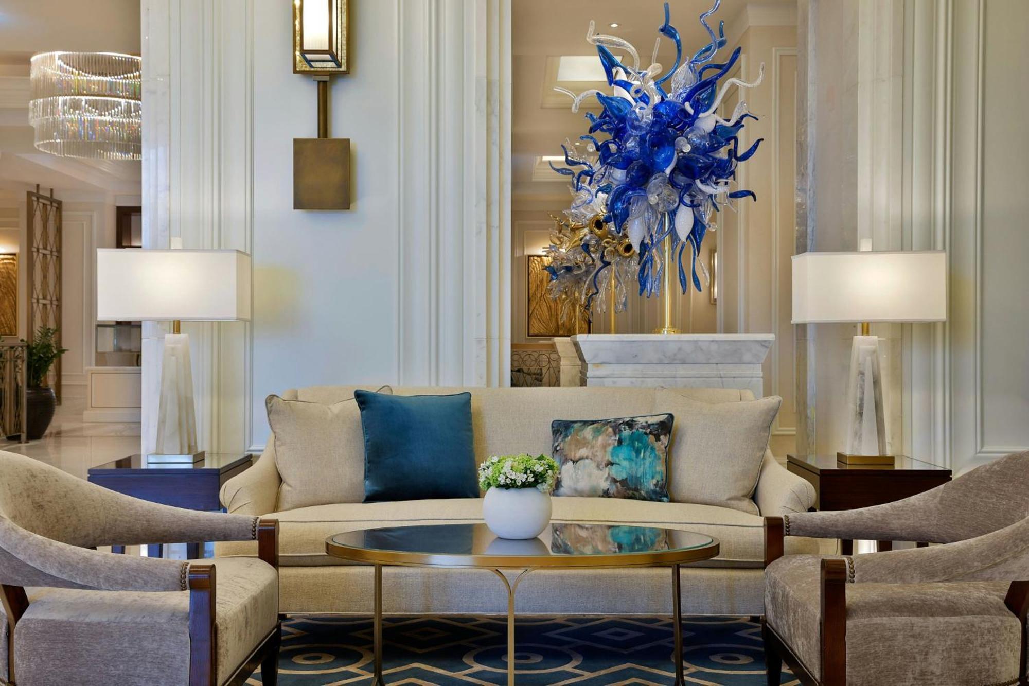 Готель The Ritz-Carlton, Амман Екстер'єр фото The lobby of the Four Seasons Hotel